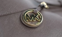 Glamour in Every Detail: The Best Michael Kors Accessories for Your Summer Wardrobe